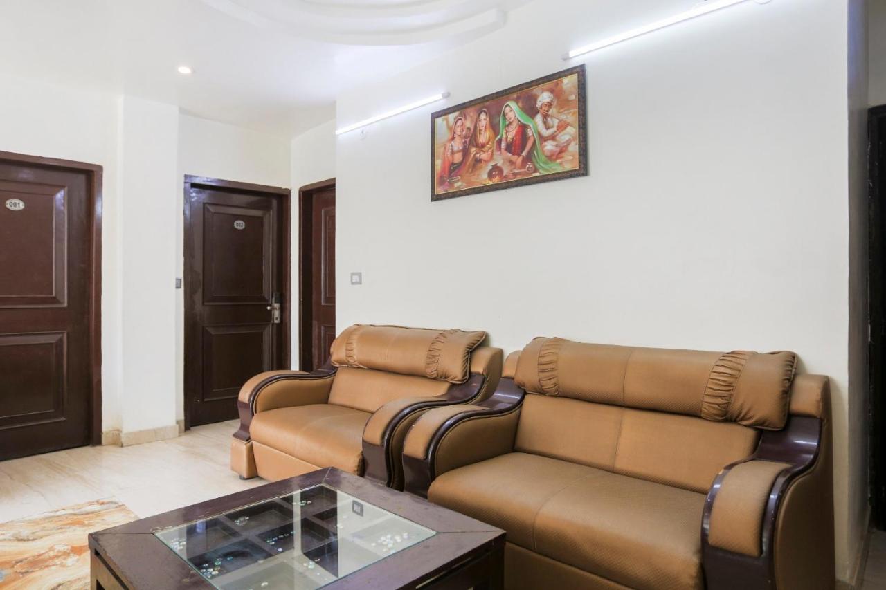 Capital O The Nest Expo Near Pvr Ansal Plaza Greater Noida Hotel Exterior photo